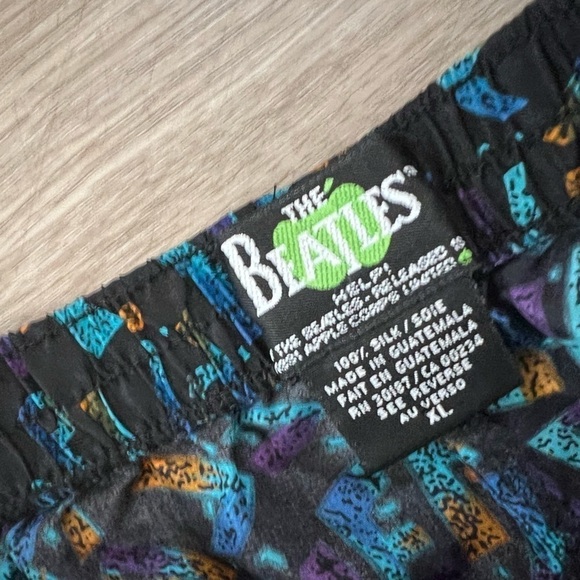 The Beatles Vintage 1991 Men's Briefs Printed Help 100% Silk Size XL - Picture 4 of 4